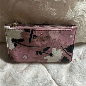 803. Kate Spade‎ Pink and White Wallet with Floral Design